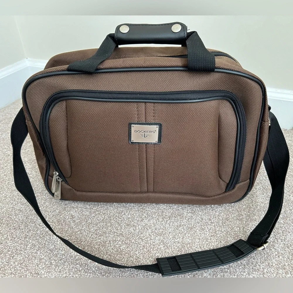 DOCKERS Carry On Travel Duffel Bag - Removable Shoulder Strap - Men’s
